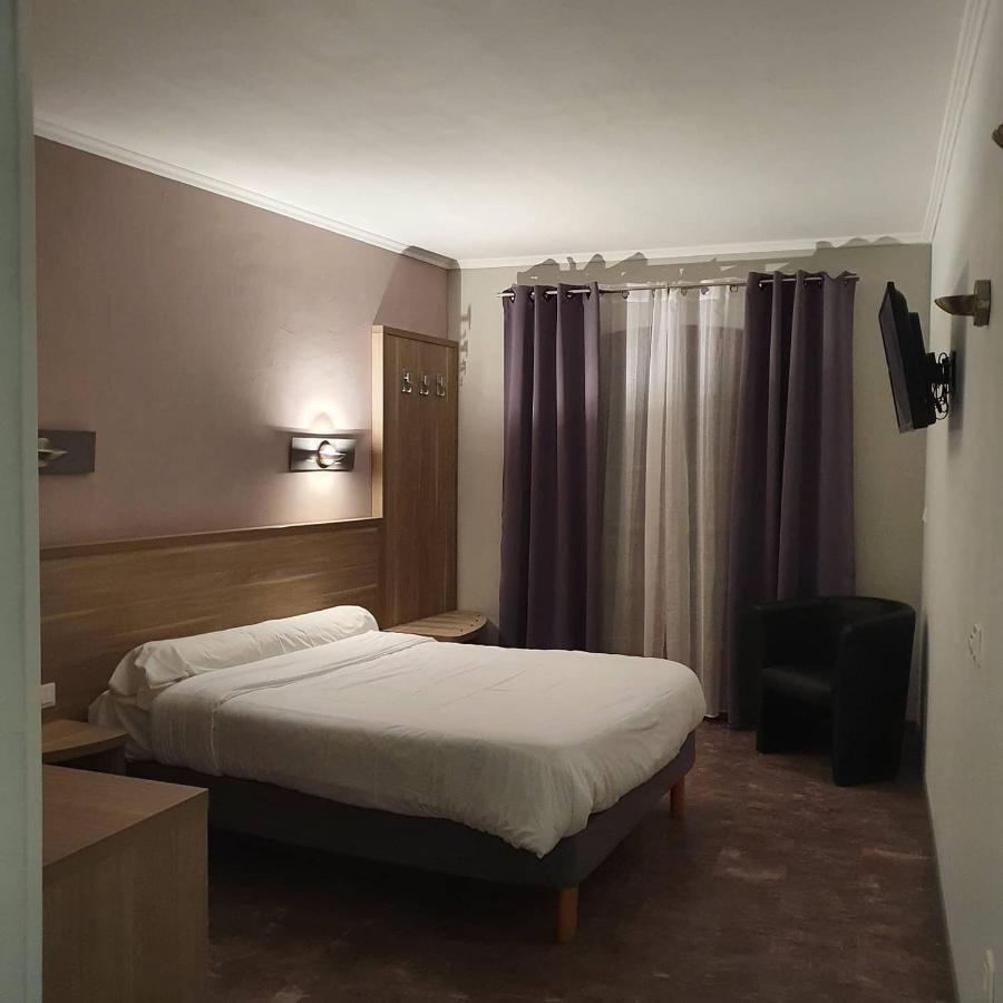 Auberge De La Tour -Appartements- Valros Exterior photo